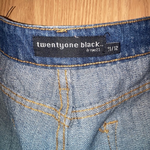 Twenty One Black Boyfiend jeans - Picture 2 of 3